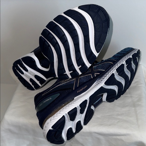 Asics Navy and Gold Wide Gel- Nimbus Athletic Women’s Sneakers Sz 9.5 Wide. - Picture 16 of 16